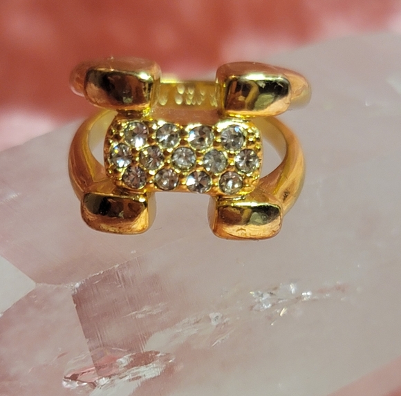 J CREW Pave & Goldtone Ring / Size 7 - Picture 3 of 9